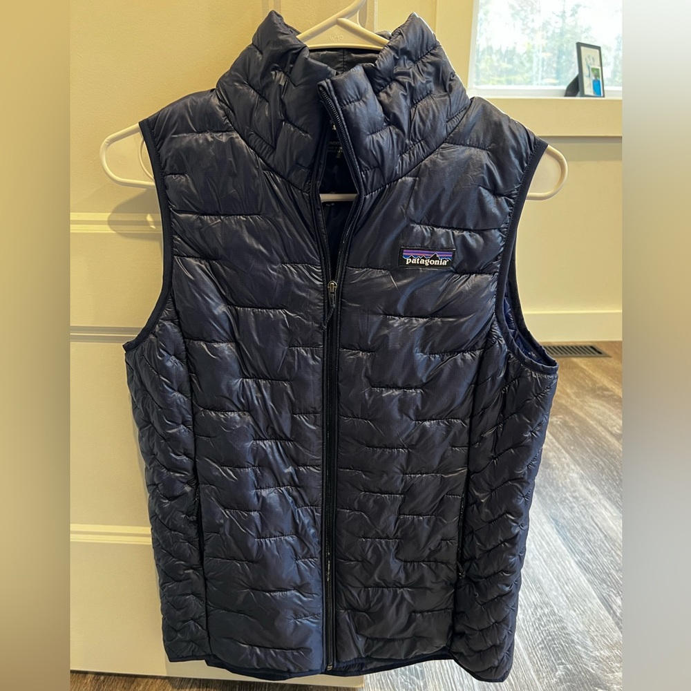 Patagonia Micro Puff Vest Women’s Small in color CNY